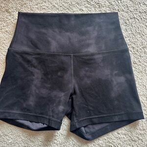 CRZ Yoga Butterluxe High-Waisted smoke pattern bike Shorts